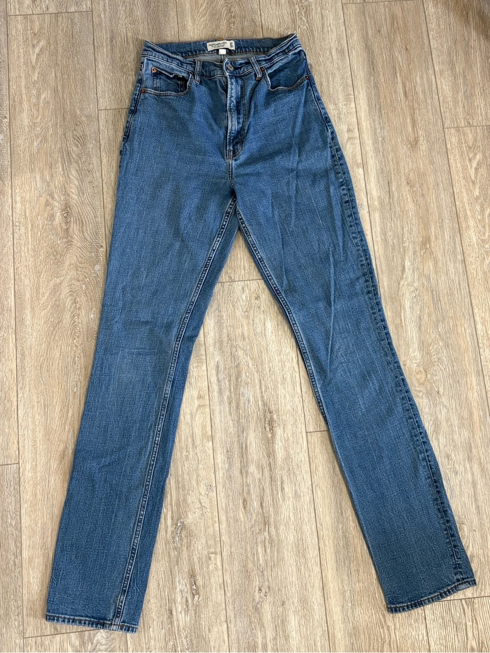 A&F | X-Long 90’s Straight Ultra High Rise Curve Love